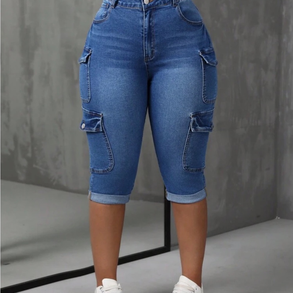 Women's Blue Cropped Jeans